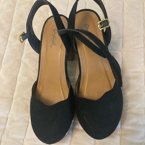 Cupid platform black heels. - Picture 6 of 9